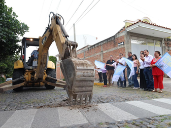 Comienza en El Diezmo la pavimentación con concreto hidráulico