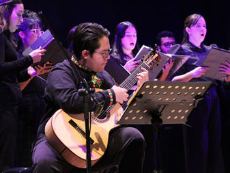 Alumno de música del IUBA lleva música coral y de guitarra a Lagos de Moreno, Jalisco