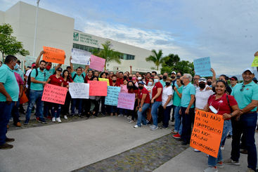 Trabajadores del STSGE le recuerdan a AMLO su compromiso de pago prestaciones del año pasado