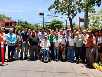 Instalan nuevos semáforos en el cruce de Benito Juárez y Josefa Ortiz de VdeÁ