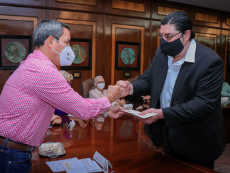 Nombra rector nuevos directivos en bachilleratos, facultades y centros universitarios