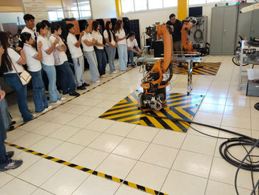 Acercan a estudiantes del Bachillerato 21 a carreras del área de ingeniería