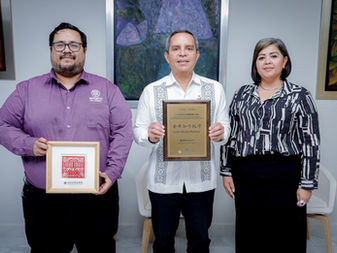Recibe rector reconocimiento a la UdeC por logros del programa de aprendizaje de lengua china