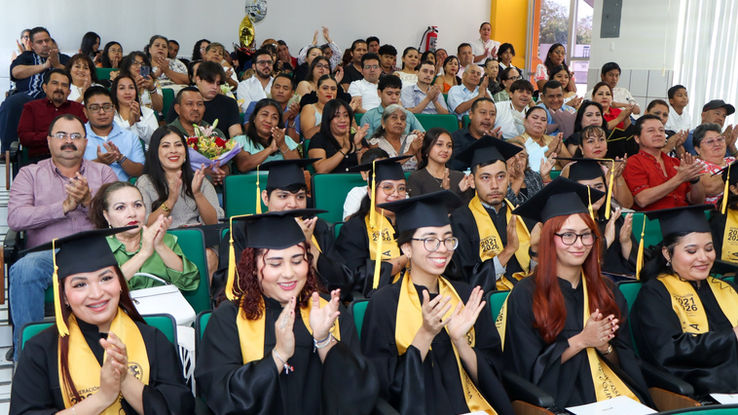 Reciben su certificado 18 nuevos  profesionales en Biología