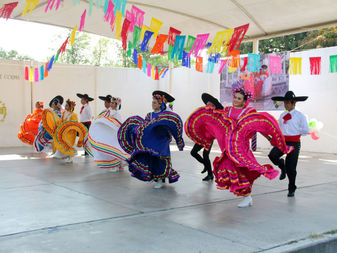 Con bailes de Jalisco y Sinaloa, se gradúan estudiantes del Ballet Mitoteliztli