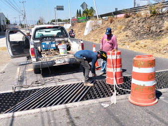 El Ayuntamiento de Colima resuelve el problema de alcantarilla en el libramiento Ejército Mexicano