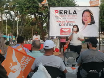 Regresaré a las colonias y comunidades, para resolverlo temas planteados: Perla Vázquez