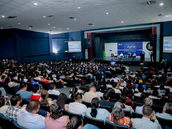 UdeC abre reflexión sobre IAG y nuevas tecnologías en el aula”