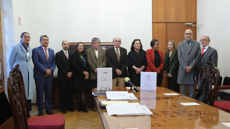Entrega INE propuestas de reforma electoral a la Comisión Presidencial