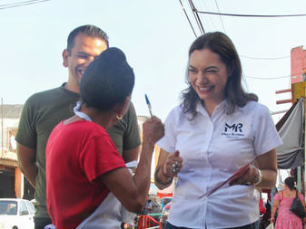 Mely Romero lleva programas de apoyo a comerciantes de Tecomán