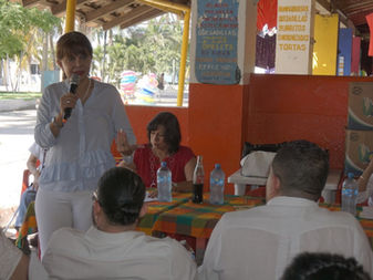 Manzanillenses piden ayuda a Claudia Yáñez para recuperar la zona centro del municipio