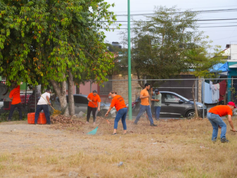 ‎Encabeza Tey Macro Brigadas ‎de limpieza en Puerta de Hierro y Villa Carlo