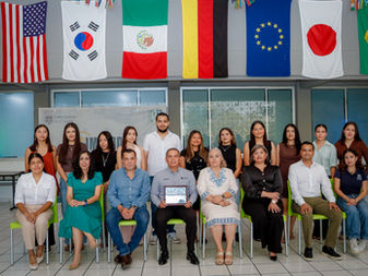 Estudiantes de Economía expandieron sus horizontes de negocios, finanzas, académicos y culturales en Alemania