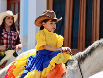 Más de 3 mil jinetes participaron en la última Cabalgata Diurna