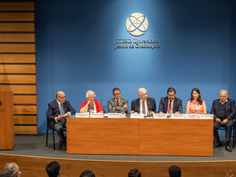 Discuten la erosión de la democracia en México por la reforma judicial