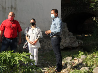 Vecinos del barrio del Manrique exponen problematica social al candidato del PT Carlos Farías