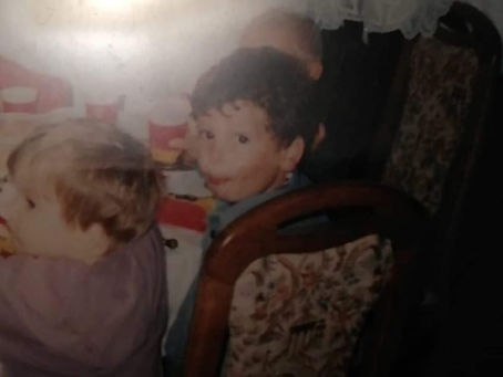 PALE SAM NA SVIJETU TRAŽI DRUŠTVO