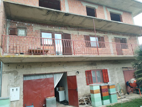 KUĆA VAM JE U POLURASPADU?