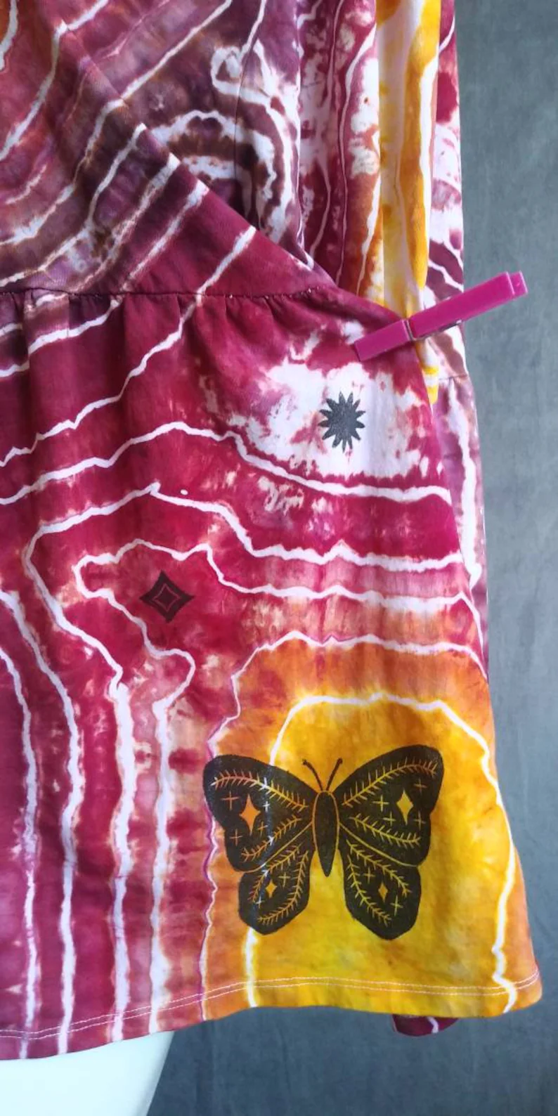 Thumbnail: XL/SZ 16 Geode Agate Tie-Dye Tunic, Hand Printed Sun & Butterflies