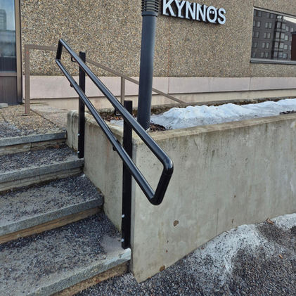 käsijohteet ja porraskaiteet portaisiin. Turvakaiteet portaisiin Tampere. Asennuspalvelu.