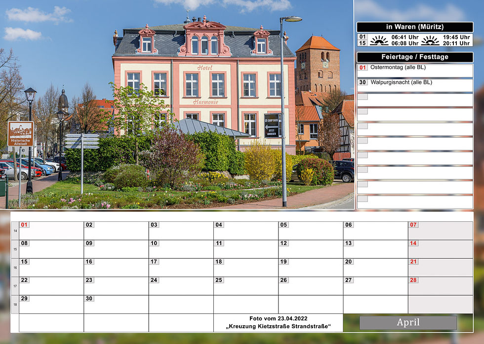 Miniaturbild: Hotel Harmonie und Georgenkirche von der Stadt Waren Müritz mit blühenden Blumen und Sträuchern im Vordergrund