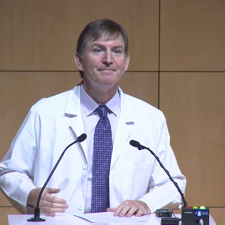 15. "很多人都在服用药物来治疗他们吃出来的病。”- Eric Westman医生演示他是怎样看诊的