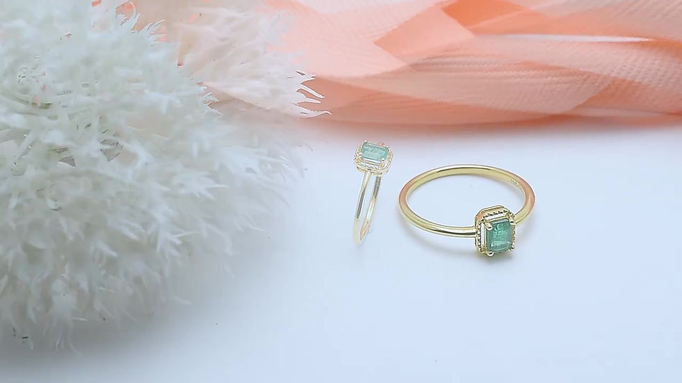 Thumbnail: Classic Emerald Ring
