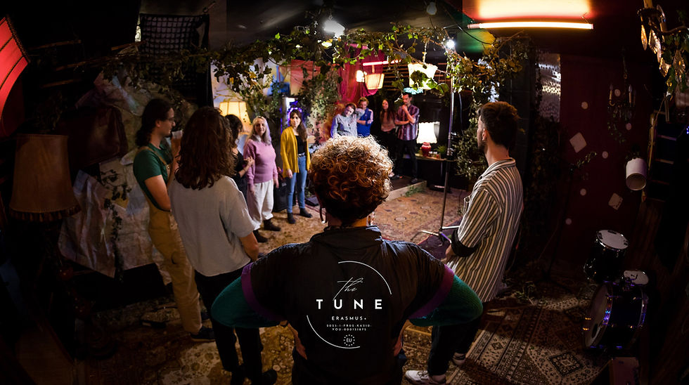 TUNE-CHOIR-1.jpg