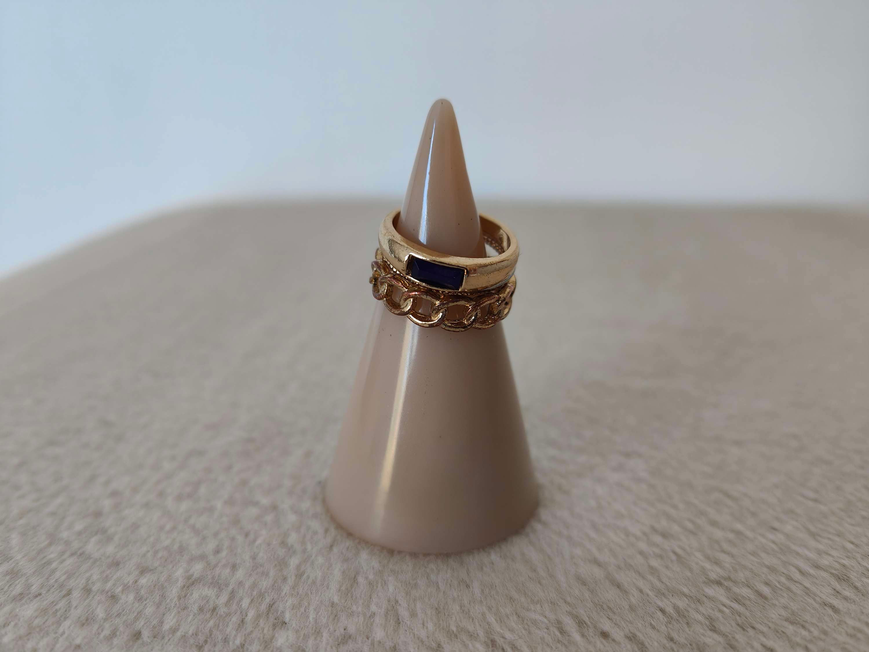 Support de bague en résine époxy