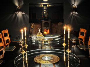 Birthday celebration in Warwickshire countryside with hot tub. Family glamping with hot tub.