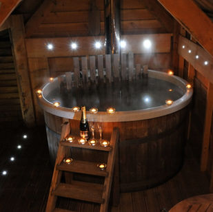 unique stay experience with hot tub in Warwickshire