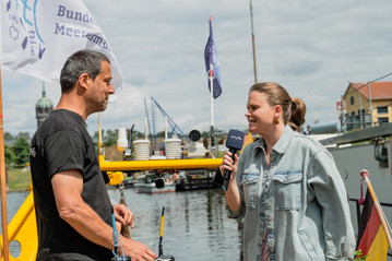 220613_ALDEBARAN-Elbeexpedition_Wittenberge_MDRInterview_16.jpg