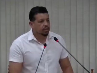 Vereador registra boletim de ocorrência após mensagens de secretário de Saúde de Bastos investigado pelo Ministério Público
