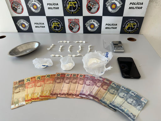 Força Tática prende suspeito de tráfico e captura procurado da Justiça durante operação em Tupã