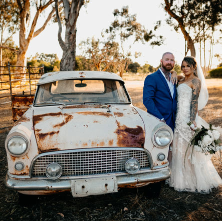 A White Wedding at The Barn, Hopeland