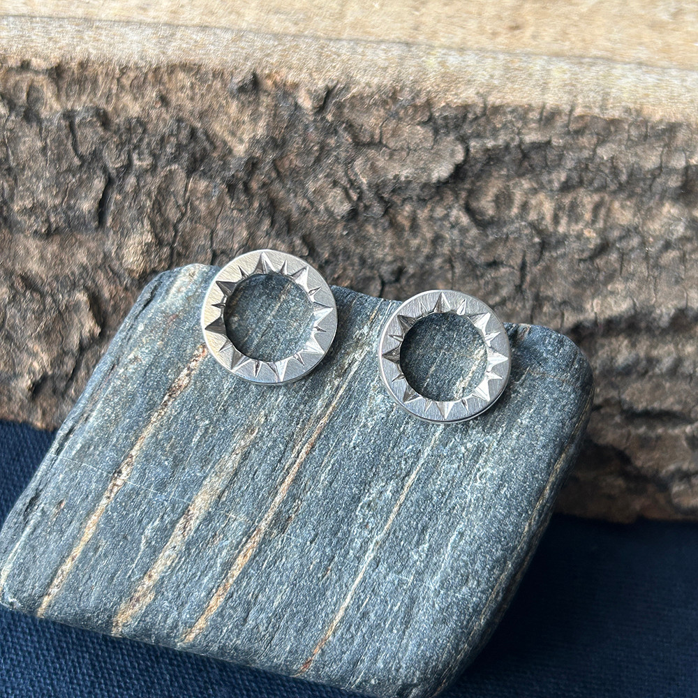 Sol studs