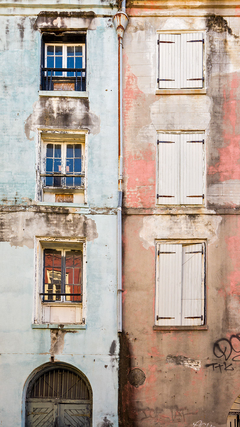 An urban landscape photo from the French Quarter in New Orleans.