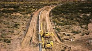 La construcción de la mayor obra de infraestructura de las últimas décadas quedó en manos de cuatro empresas locales y una internacional