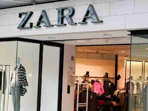 Misma ropa, tres veces más cara: la diferencia de precios entre Zara Argentina y España
