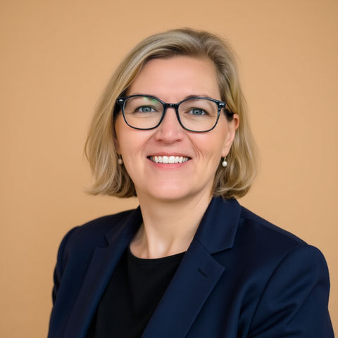 Catherine Karow headshot
