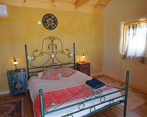 Double or twin room with external bathroom in eco-building
