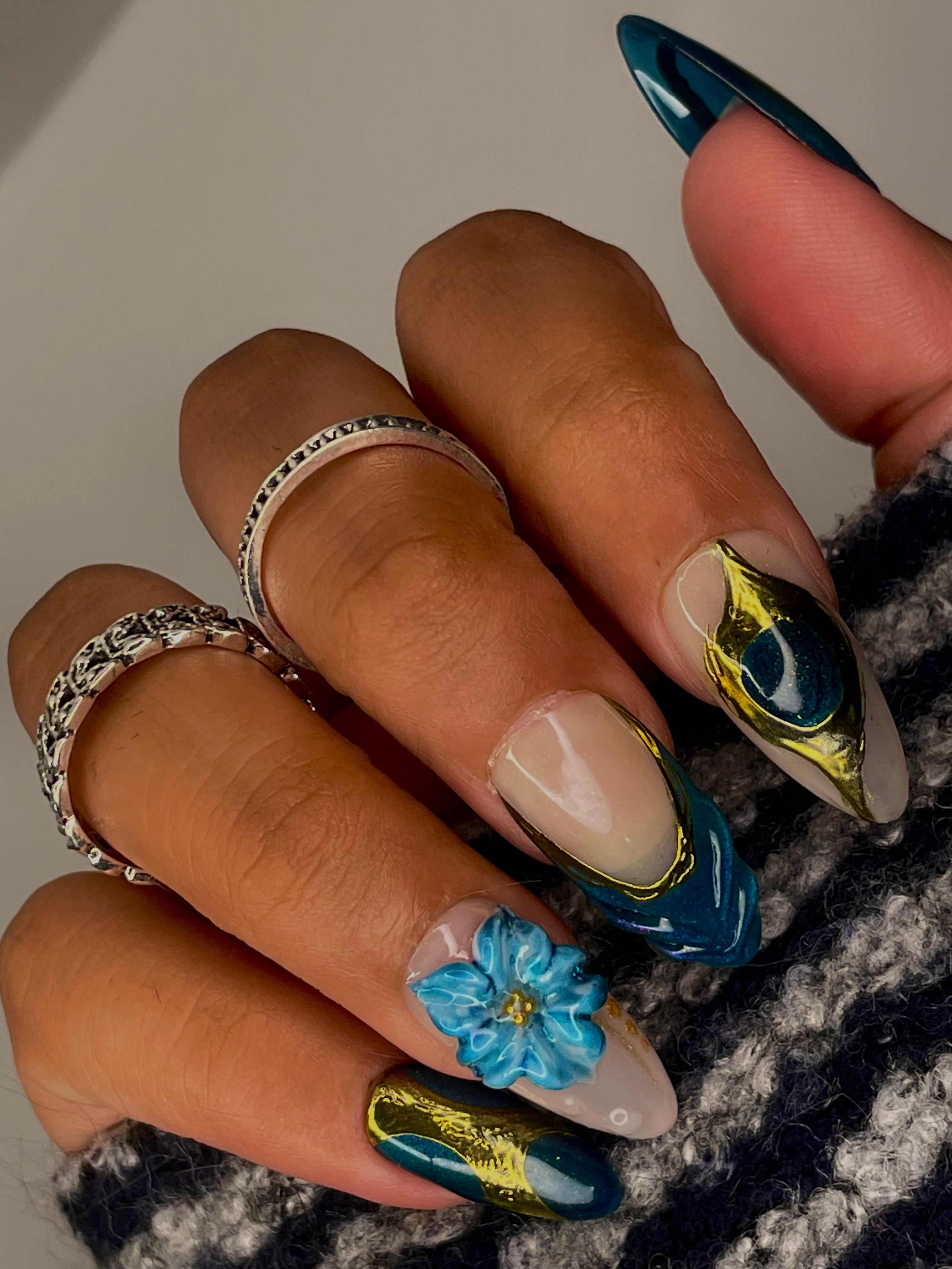 Peacock tide