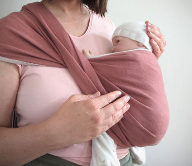 Atelier portage avec Laura Deschamps, monitrice de portage en Côte-d'Or