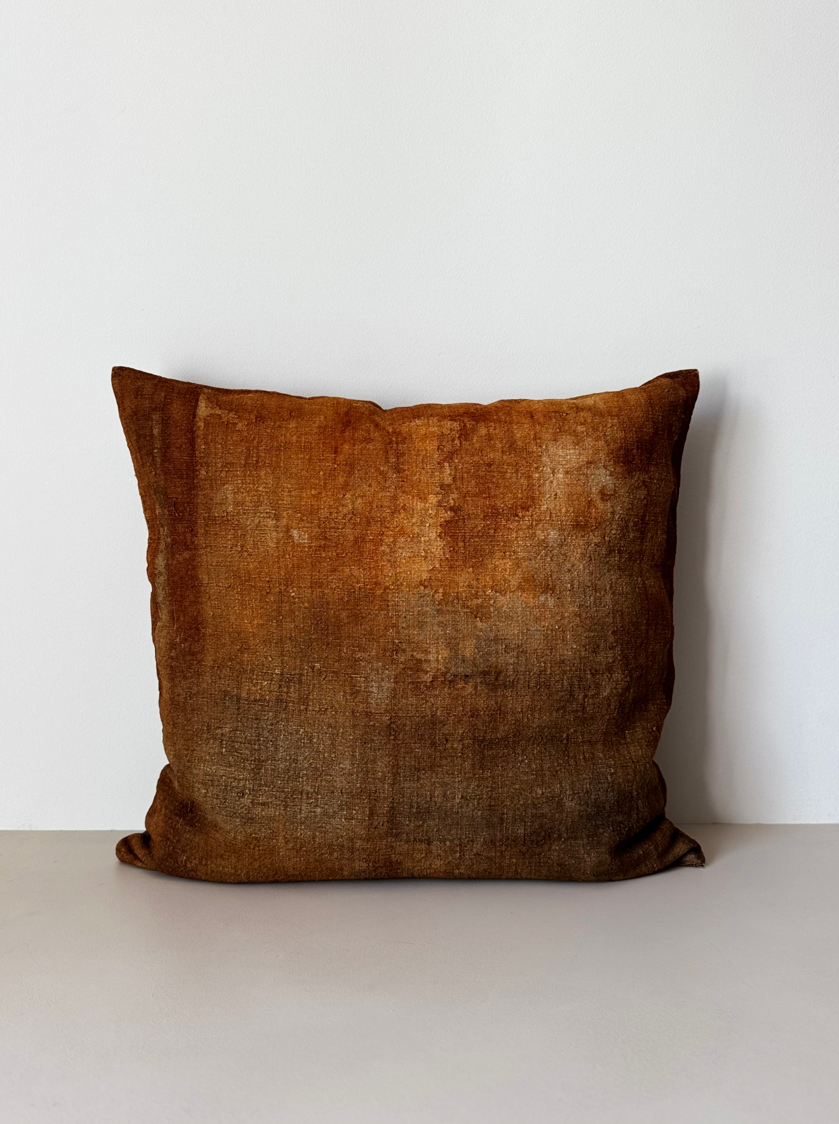Rusted Vintage Linen Cushion No. 55.11