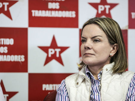 Após vexame nas urnas, PT nacional deflagra sucessão de Gleisi Hoffmann