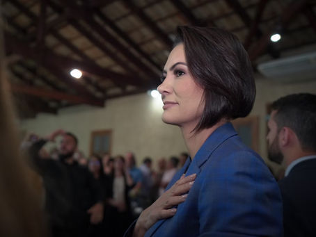 Irmãos Bolsonaro se unem contra posição de Michelle, e Valdemar chama reunião de emergência no PL