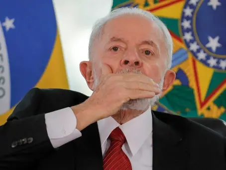 Sob Lula, receita líquida recorde não supera alta
de gasto público