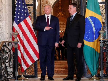 Donald Trump manda carta a Bolsonaro e relaciona tarifaço a fim de ‘regime de censura’