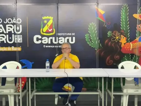 Flávio José reclama do horário reduzido na abertura do São João de Caruaru