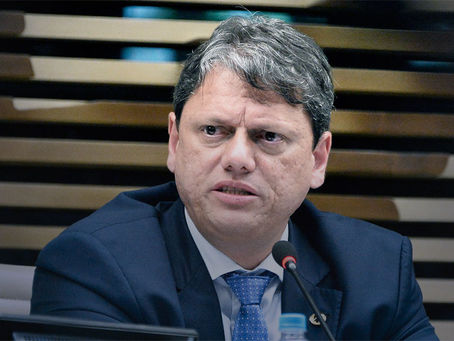 Tarcísio menciona governadores como presidenciáveis em 2026, sem citar Bolsonaro